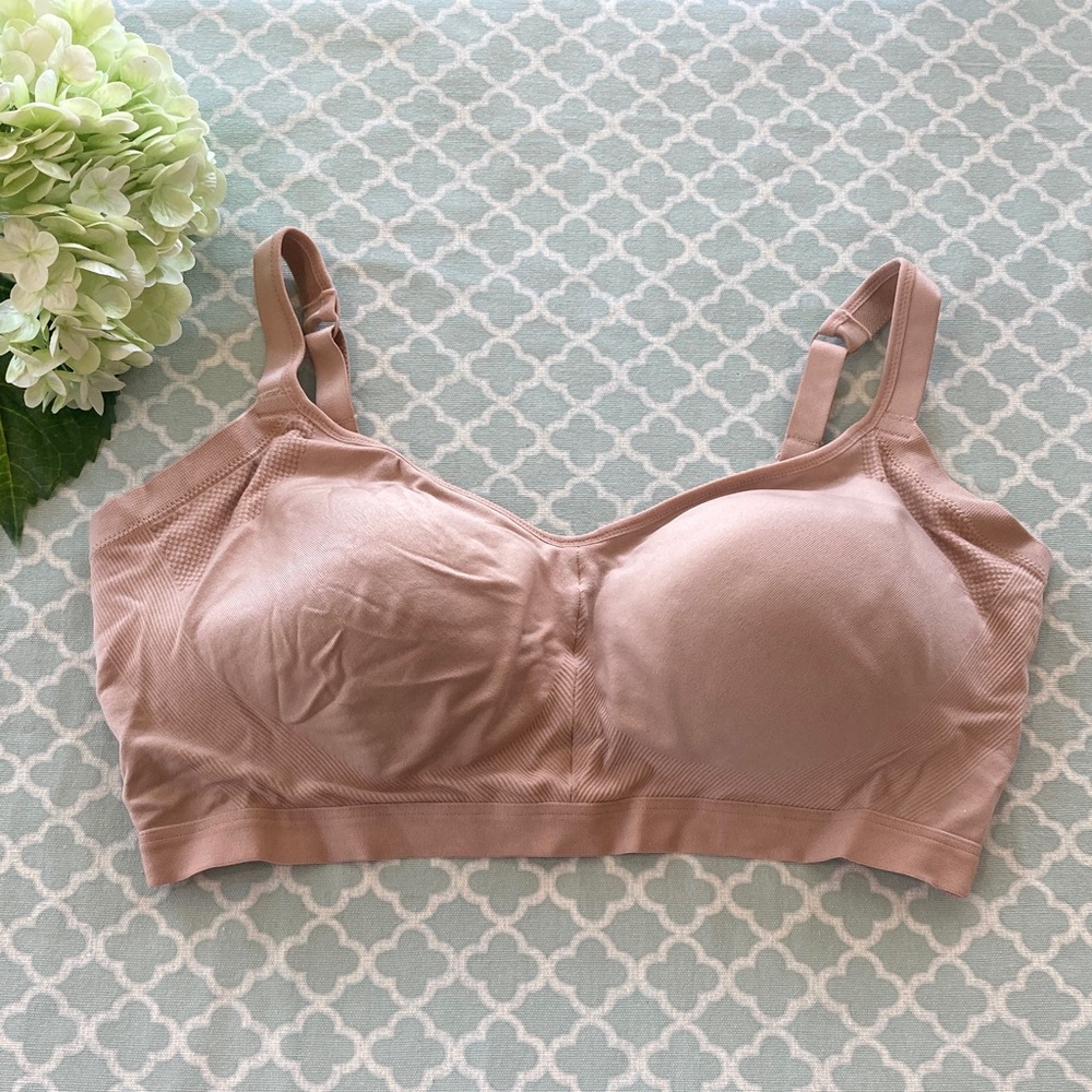 NWOT Warner’s Easy Does It Nude Wireless Comfort Bra Bralette 2XL